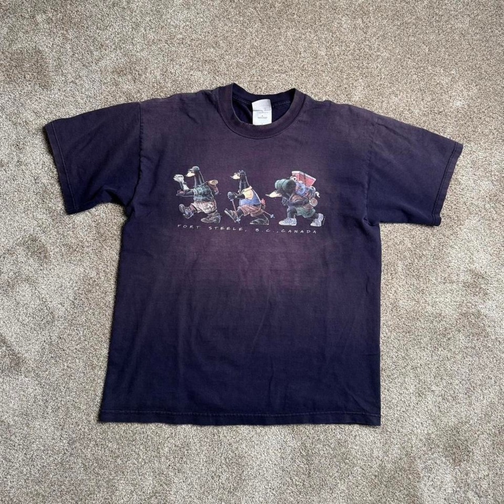 NAVY GILDAN FADED "FORT STEELE" GRAPHIC TEE